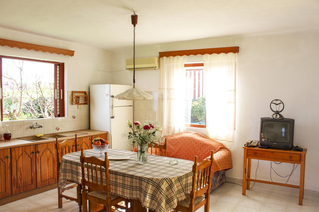 Pelagion II Sea Coral - Beachfront Holiday Home Kypseli Zewnętrze zdjęcie